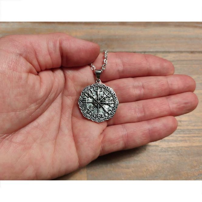 Hovedbilde Urds Vegvisir - Sølvanheng